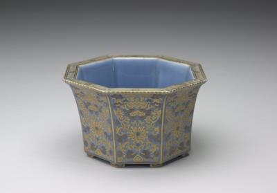 图片[2]-Octagonal flowerpot with Indian lotus pattern in gold and silver tracing. Qing dynasty, late 18th – early 19th century-China Archive